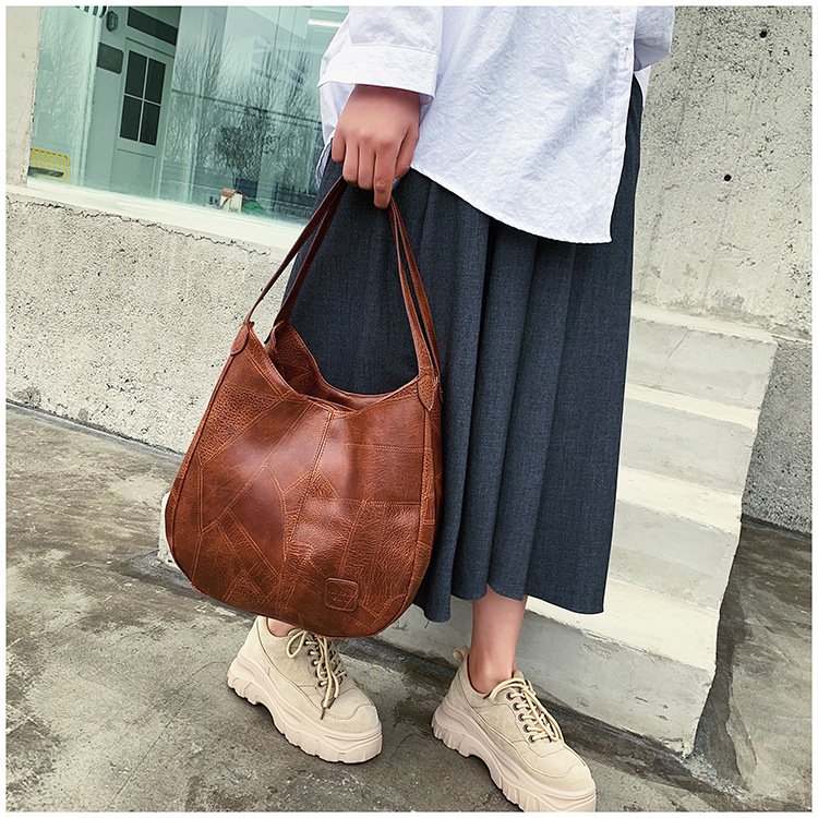 Le Chic de Rue - Sac à main bandoulière femme synthétique souple fermeture éclair poche téléphone – Image 9