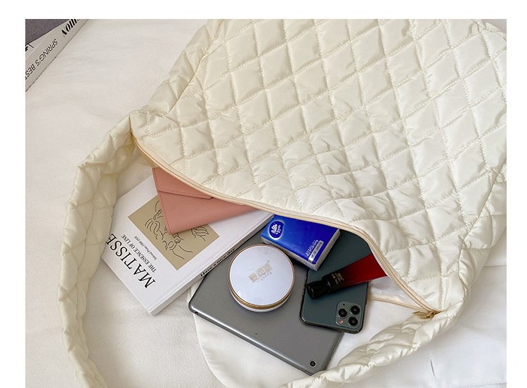 Le Cocon Hivernal - Sac fourre-tout femme nylon bandoulière grande capacité – Image 12